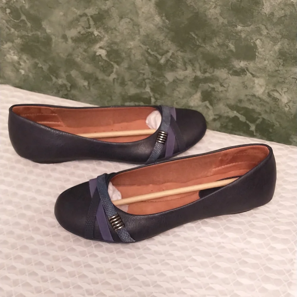 NWT & Box Eürosoft by Sofft Blue Shaina Slip On Flats Size 9 M Shoes Criss Cross - Picture 7 of 10